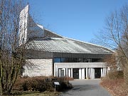 Bild vergrößern  St. Thomas – Eingangsbereich Dietrich-Bonhoeffer-Straße
