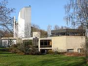 Bild vergrößern  Kirchenzentrum St. Thomas mit Amtsträgerwohnungen, Pfarramt und Gemeindehaus